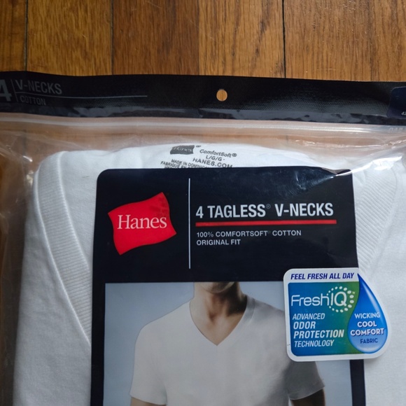 NWT - Hanes 4 Tagless V-Neck Tees - White - Large - Picture 3 of 3